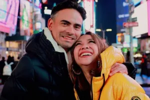 Momen Bunga Citra Lestari ziarah ke makam Ashraf Sinclair 