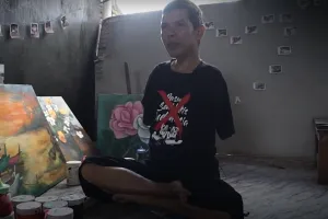 KISAH SALIM HARAMA MELUKIS MENGGUNAKAN KAKI