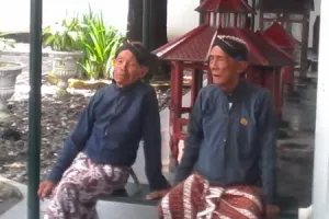 Butuh lima tahapan bagi abdi dalem untuk bergaji Rp 15 Ribu per bulan