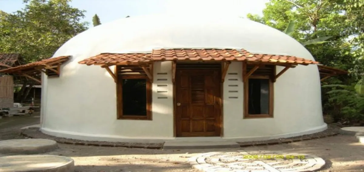 Ini 5 rumah unik dan keren di Indonesia yang perlu kamu sambangi