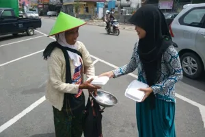 'Pending bakso', cara beramal yang inspiratif