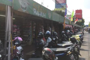 Tempat ini jadi rujukan mahasiswa hingga turis cari sepatu murah