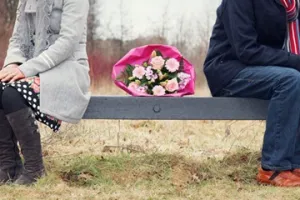 Ladies, ini lho alasan umum cowok menahan niat melamar ceweknya