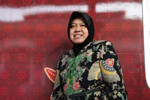 Risma menang di hitung cepat, netizen luar Surabaya pun ikut senang