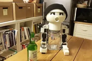 Kesepian, pria Korea ini ciptakan robot untuk menemaninya