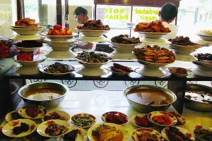 7 Cara simpel buktikan rumah makan Padang yang kamu kunjungi asli
