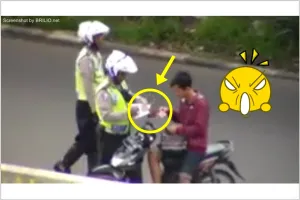 Aksi nakal dua Polantas terima uang damai tertangkap kamera, miris!