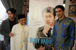 7 Alasan yang bikin kamu sayang untuk melewatkan film Rudy Habibie