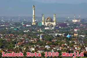 Coba tebak, ada berapa masjid di foto Kota Lombok ini?
