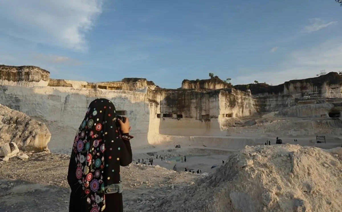 Wisata bukit batu nan eksotis ini ada di Madura lho, yuk piknik!