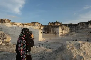 Wisata bukit batu nan eksotis ini ada di Madura lho, yuk piknik!