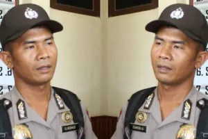 Polisi ini nyambi jadi guru & ustaz di tempatnya bertugas, keren!