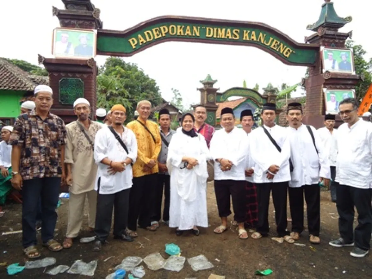 4 Padepokan ini ajarannya bikin geger publik, kontroversial banget