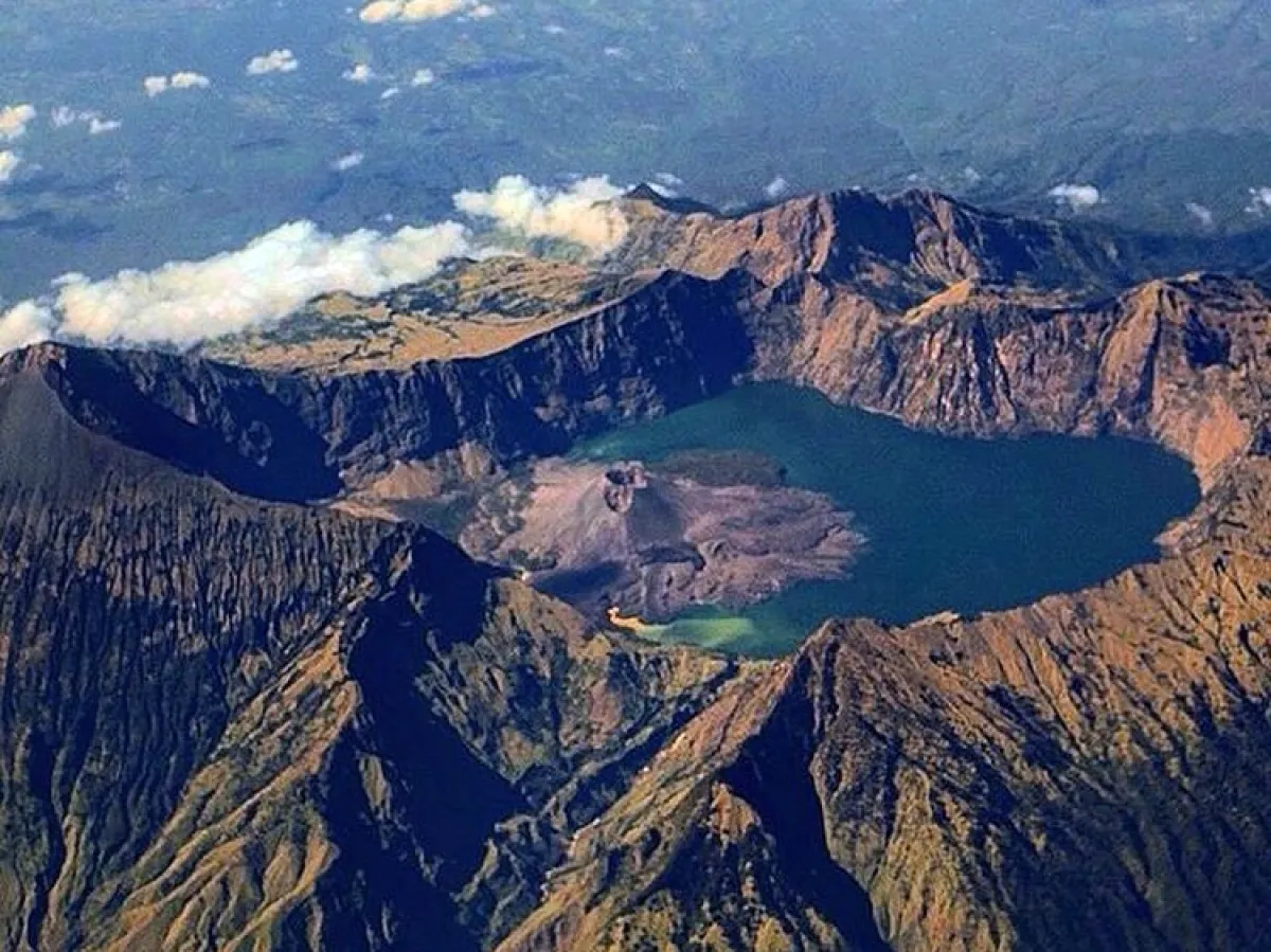 Ada kebijakan sampah berbayar di Gunung Rinjani, anak gunung catat ya