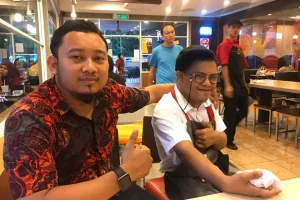 Karyawan Mcdonalds ini buktikan pengidap down syndrome bisa mandiri