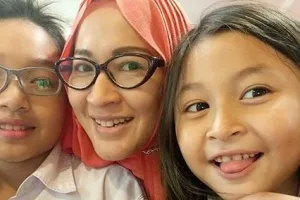 Di balik anak kecil sekarang yang berani pamer pacaran, wajarkah?