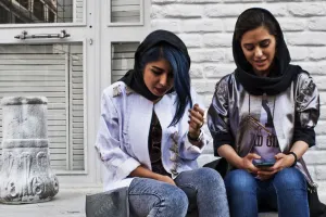 Intip 9 streetstyle OOTD ala wanita Iran, bisa jadi inspirasimu nih