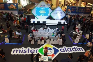 Begitu dibuka travel fair ini langsung diserbu pengunjung   