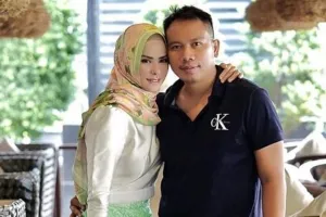 5 Drama yang mewarnai pernikahan Angel Lelga & Vicky Prasetyo