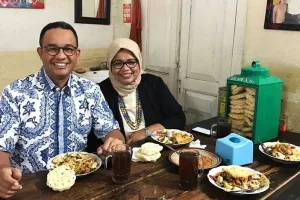 9 Momen Anies Baswedan bernostalgia naik Vespa tua warisan bapaknya