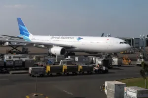 Tiket pesawat domestik mahal, warga bikin surat terbuka & petisi