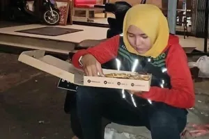 Orderan dicancel tengah malam, aksi driver ojek online ini bikin haru