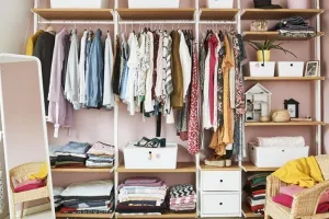 20 Desain lemari pakaian tanpa pintu, semuanya modern dan simpel