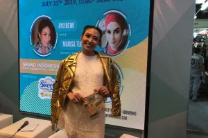 Tetap cantik selama hamil, begini tips fashion Ayu Dewi