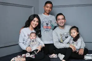 Sudah punya anak kandung, 3 seleb ini putuskan mengadopsi anak