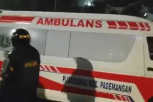 5 Ambulans Pemprov DKI ketahuan angkut bensin & batu saat rusuh