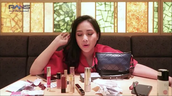 isi tas seleb © 2019 brilio.net isi tas seleb © 2019 brilio.net