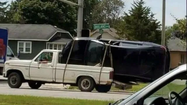 benda nyeleneh dibawa truk © 2019 1cak.com benda nyeleneh dibawa truk © 2019 1cak.com