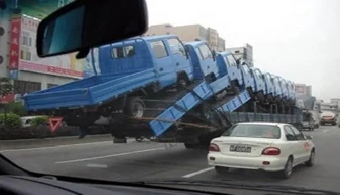 benda nyeleneh dibawa truk © 2019 1cak.com benda nyeleneh dibawa truk © 2019 1cak.com