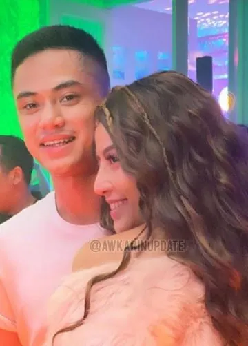 kedekatan awkarin dan anam wisnu tama © 2019 brilio.net