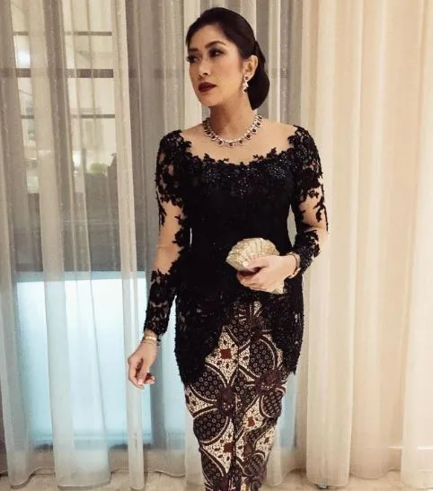 aliyah rajasa pakai kebay Instagram