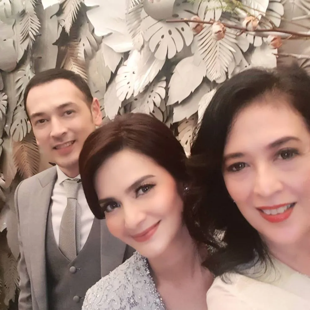 momen pernikahan cut tari © 2019 brilio.net momen pernikahan cut tari © 2019 brilio.net