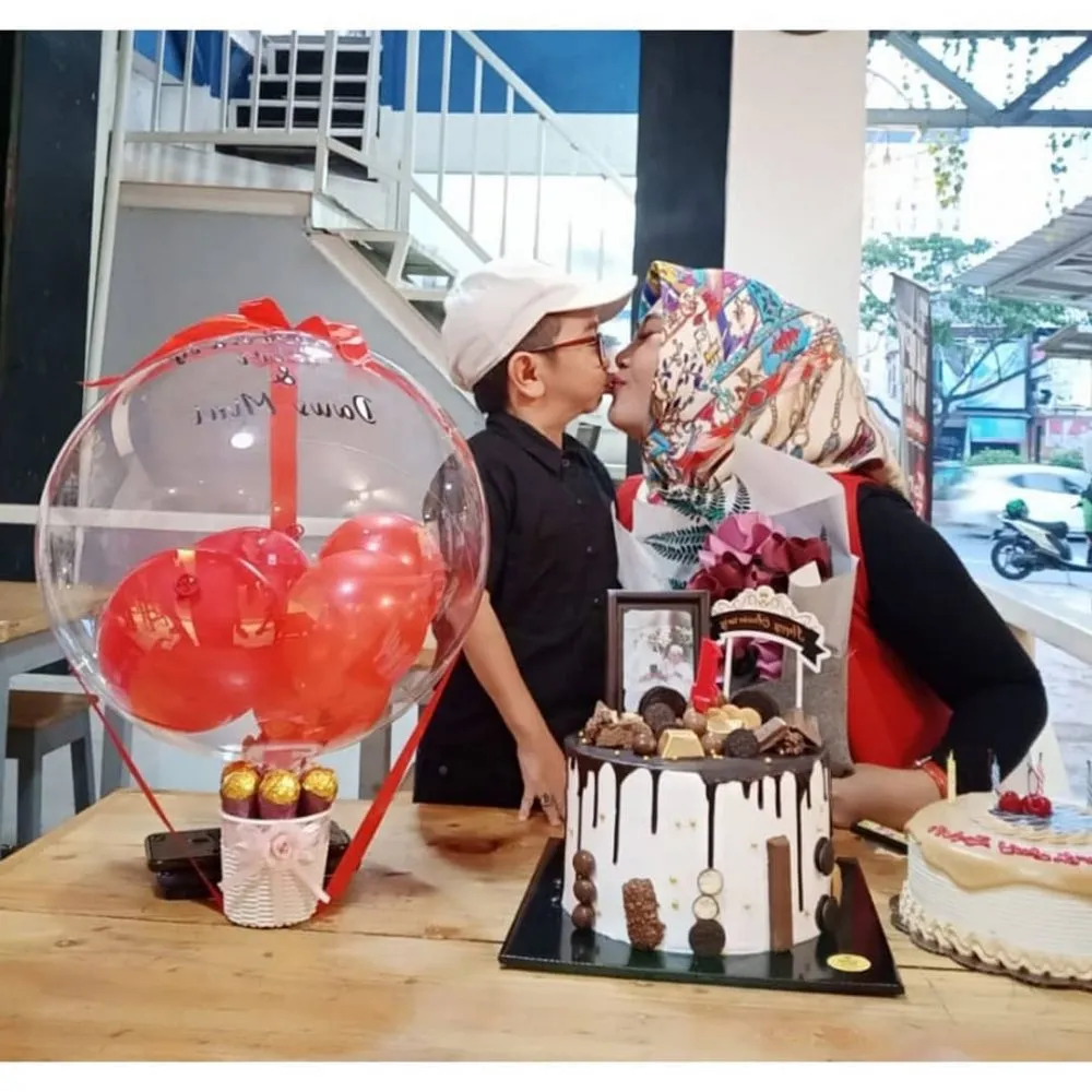 Cara 5 seleb rayakan hari jadi pernikahan  © 2019 brilio.net