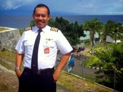 Captain Sumarwoto dok. pribadi keluarga Captain Sumarwoto dok. pribadi keluarga