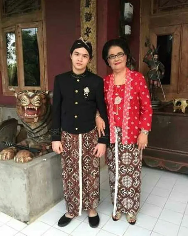 10 Potret Joyce Kohler, ibunda Ahmad Dhani yang berdarah Jerman © 2020 instagram.com 10 Potret Joyce Kohler, ibunda Ahmad Dhani yang berdarah Jerman © 2020 instagram.com