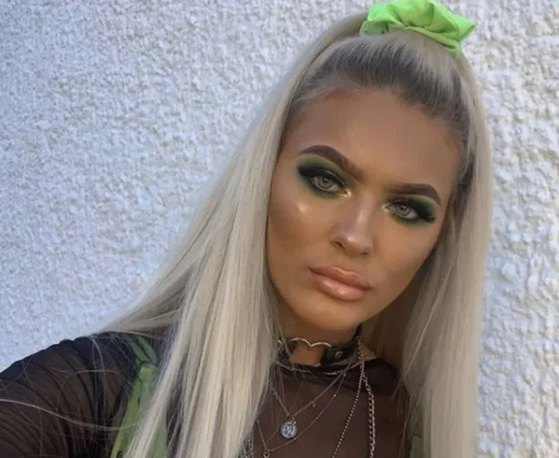 model cantik Inggris ini jatuh dari tebing 30 meter Istimewa model cantik Inggris ini jatuh dari tebing 30 meter Istimewa