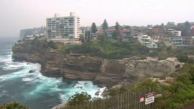 model cantik Inggris ini jatuh dari tebing 30 meter Istimewa model cantik Inggris ini jatuh dari tebing 30 meter Istimewa