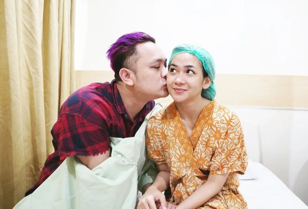 Potret perjuangan Gilang Dirga & istri bayi tabung Instagram Potret perjuangan Gilang Dirga & istri bayi tabung Instagram