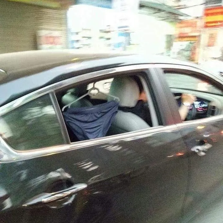 potret nyeleneh kendaraan di jalan © berbagai sumber