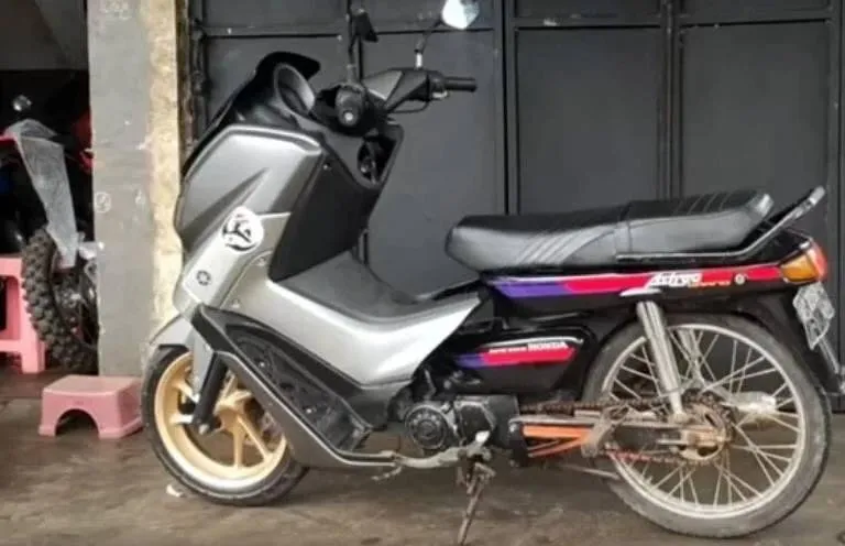 potret nyeleneh kendaraan di jalan © berbagai sumber