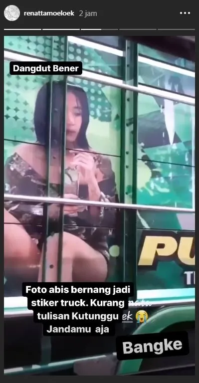 Fotonya terpajang di bak truk Renatta  Instagram 