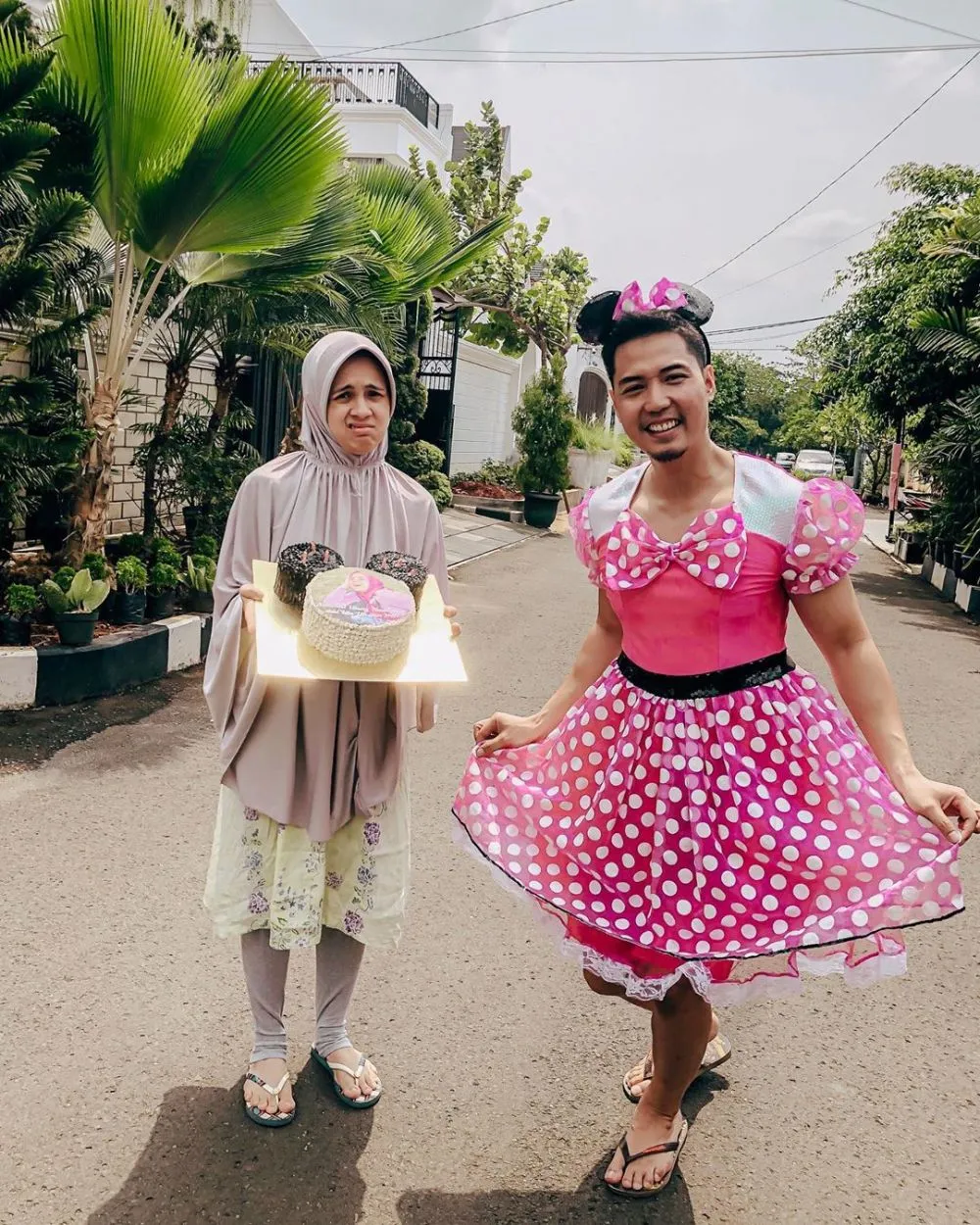 seleb kostum unik ultah © 2020 brilio.net seleb kostum unik ultah © 2020 brilio.net