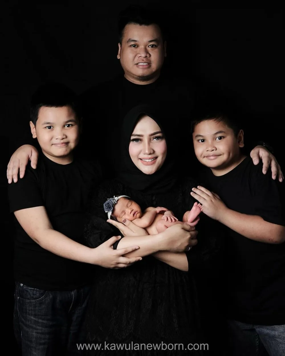 Newborn anak Yulita Instagram Newborn anak Yulita Instagram