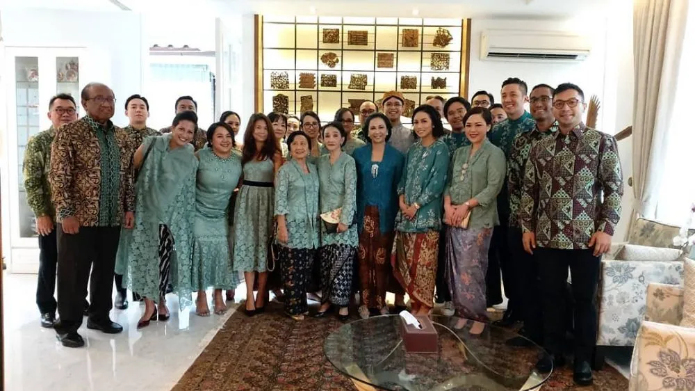 Lamaran anak Rini Soemarno Instagram Lamaran anak Rini Soemarno Instagram