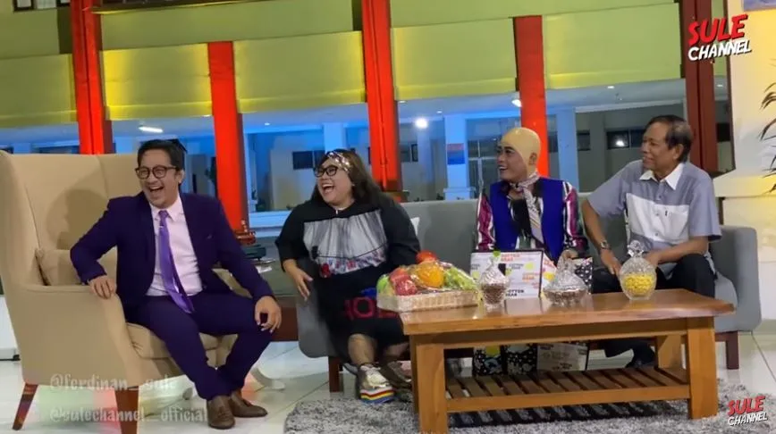 Momen Sule menjenguk Nunung youtube