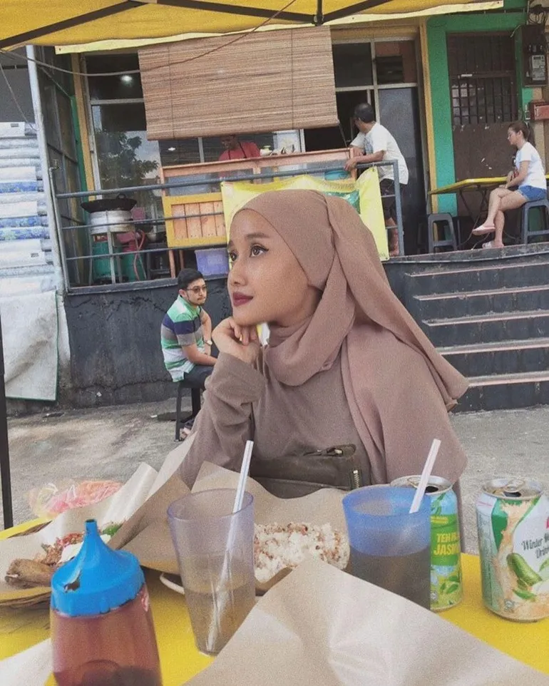 potret Nabila hijabers viral mirip Ariana berbagai sumber potret Nabila hijabers viral mirip Ariana berbagai sumber